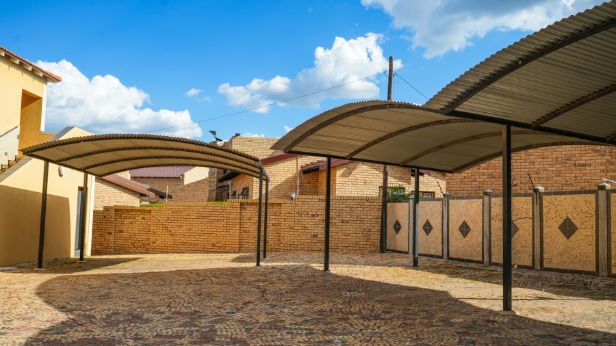 13 Bedroom Property for Sale in Doringkruin North West